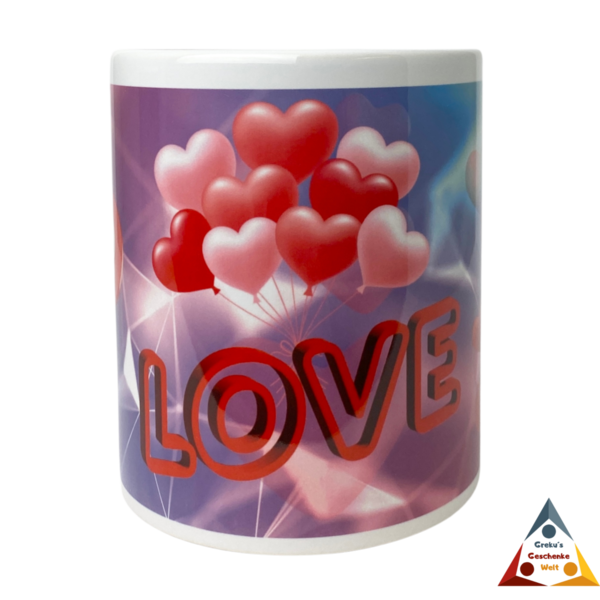 Tasse "LOVE" 3D mit Panorama Hintergrund Herze und Luftballons